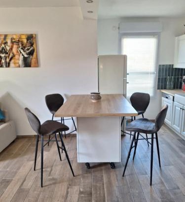 Larose Apartment | Parc de la roseraie