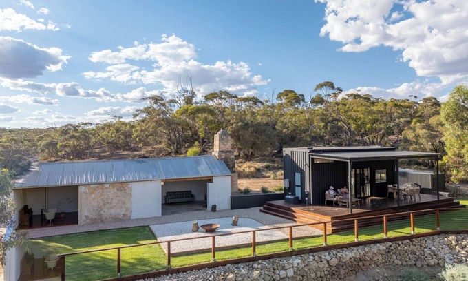 Overland Corner House | Parcoola Retreats, secluded riverside escape