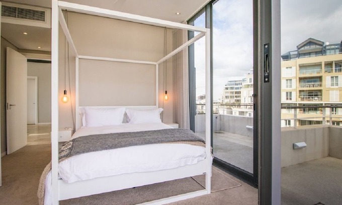 Victoria and Alfred Waterfront Apartment | Parergon Luxury 3 Bedroom Apartment