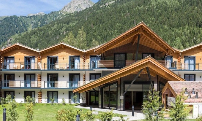 Les Tines Condo | Parfait pour vos prochaines Vacances | 2 Piscines