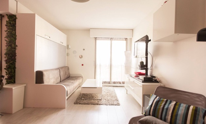 Creteil Apartment | Paris à Portée de Main