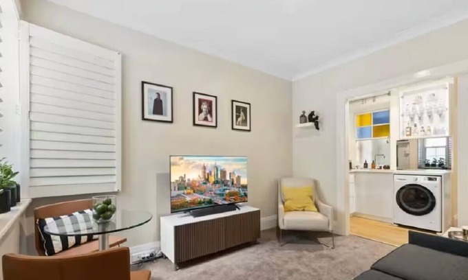 Kings Cross Apartment | Paris-End Potts Point Stay