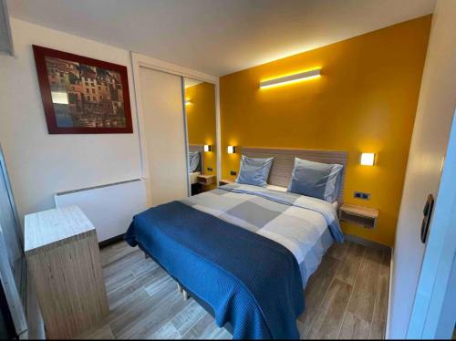 Gambetta Apartment | Paris Esplanade 701