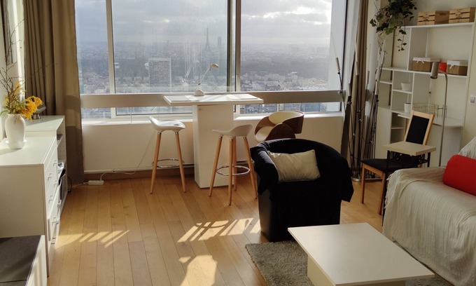 Puteaux Apartment | PARIS fabulous furnished T2 overlooking the Eiffel Towers and Montparnasse