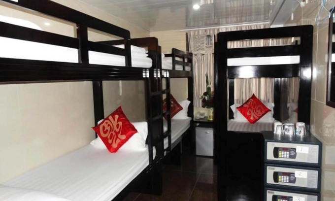 Tsim Sha Tsui House | Paris Guest House, 10F FLAT D8 BLOCK D E RECEPTION 24 HOUR TSIM SHA TSUI KOWLOON