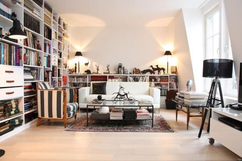 Batignolles Apartment | PARIS SOUS LES TOITS