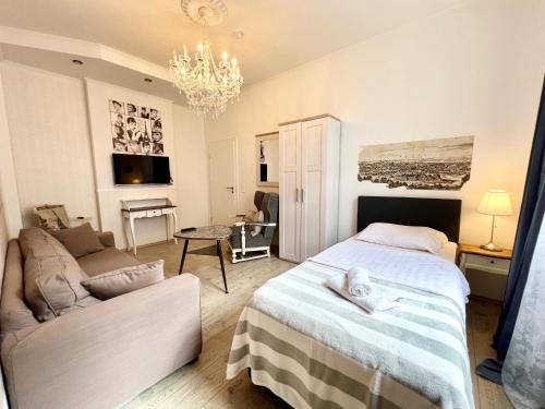 Altendorf Apartment | Paris Suite für 4 mit Küche und WIFI