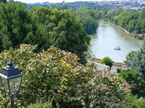 Champigny-sur-Marne Apartment | Paris with added zen