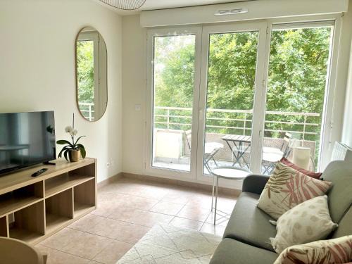 Montevrain Apartment | Parisian escape near Disney - Liz Appart