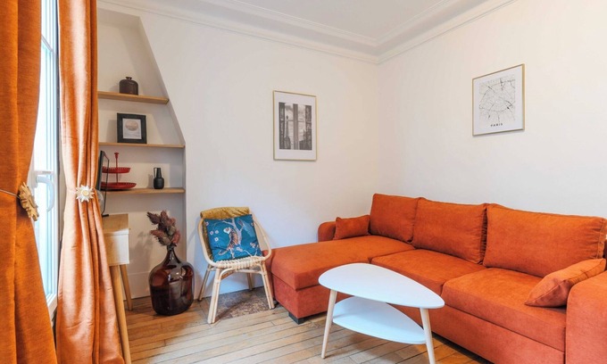 Epinettes Apartment | Parisian getaway in the City of Light!