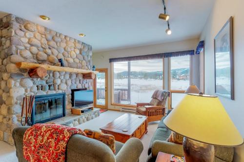 Big Sky Meadow Village Apartment | Park 282