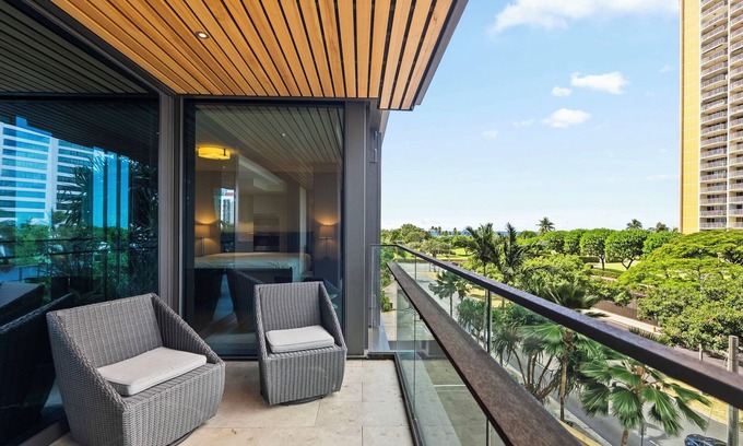 Ala Moana Condo | Park Lane Getaway by Gather: Spacious 2BR w/Ocean view Lanai & Resort Amenities