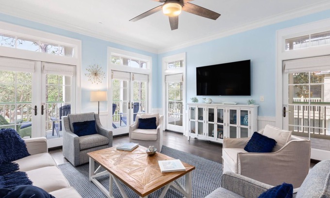 Watercolor Condo | Park Place - Park District Newly Renovated WaterColor Condo With 2 Bikes!