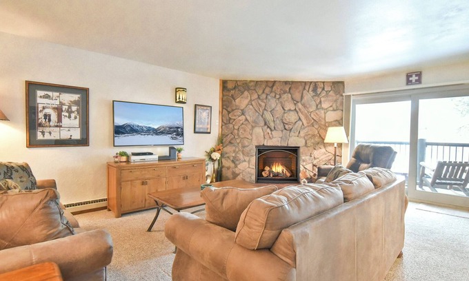 Historic District Condo | Park Place Rendezvous Condo: Ski In, Close to Downtown!