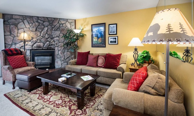 Historic District Condo | Park Place Torreys Peak Condo: Ski-In, Downtown Breck