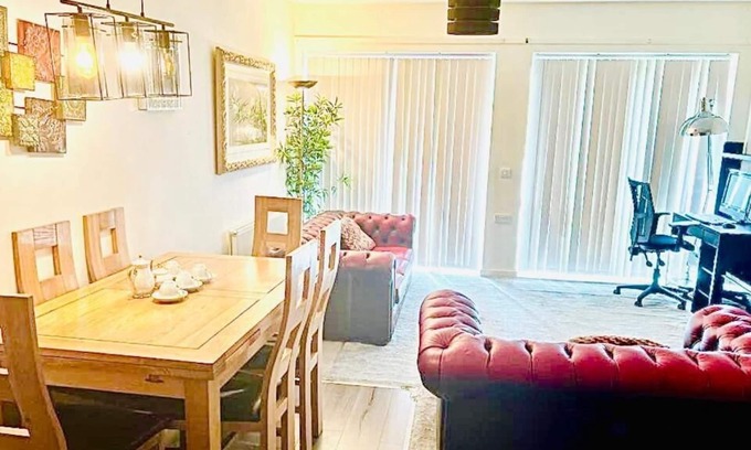 Park Royal Apartment | Park Royal Stay- Relax in a Specious Double Room With Lake Views in an Apartment