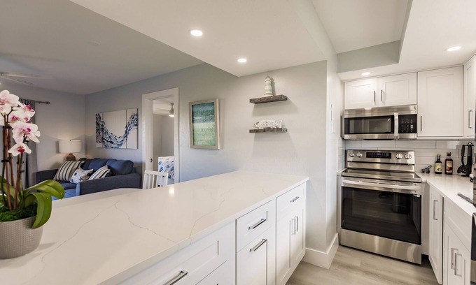 Park Shore Condo | Park Shore Resort Remodeled Deluxe Condo 2nd Floor