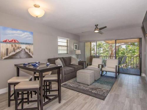 Park Shore Apartment | Park Shore Resort Top Floor 2 Bed 2 Bath Sleeps 6