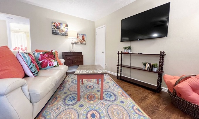 Saugatuck House | Park Side: Downtown Saugatuck Main Level Apartment, Fire Pit, BBQ