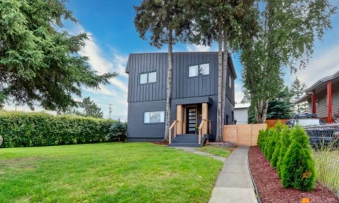 Downtown Anchorage House | Park Strip Urban Oasis