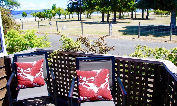 Tahunanui Cottage | PARKERS COVE - NELSON HOLIDAY HOME, family friendly in Nelson