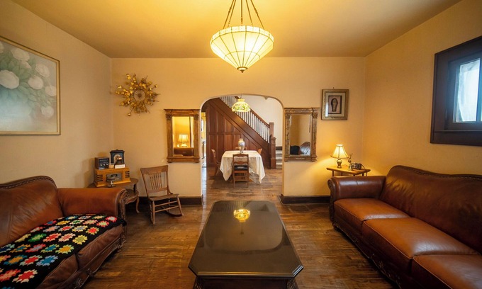 Windsor Park House | Parkside Charm, City Walkability