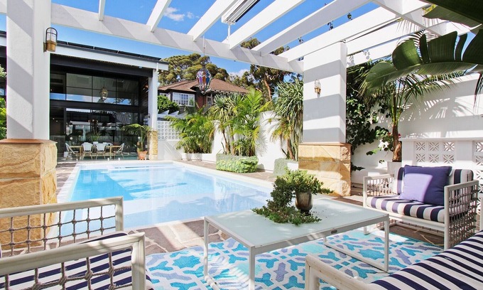 Randwick House | PARKSIDE EXTRAORDINAIRE- An entertainer's dream