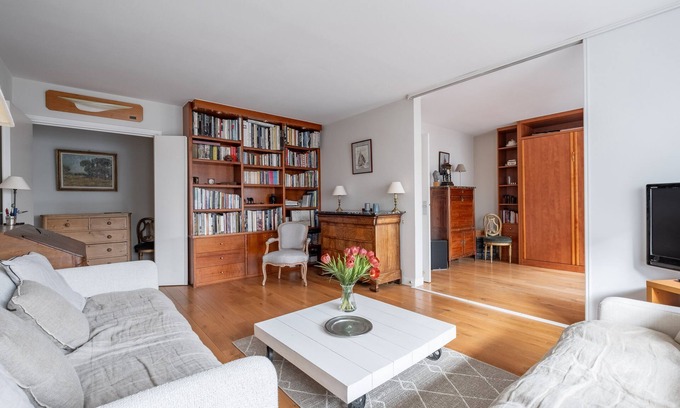 Quartier de Javel Apartment | Parkside Grace, by Veeve