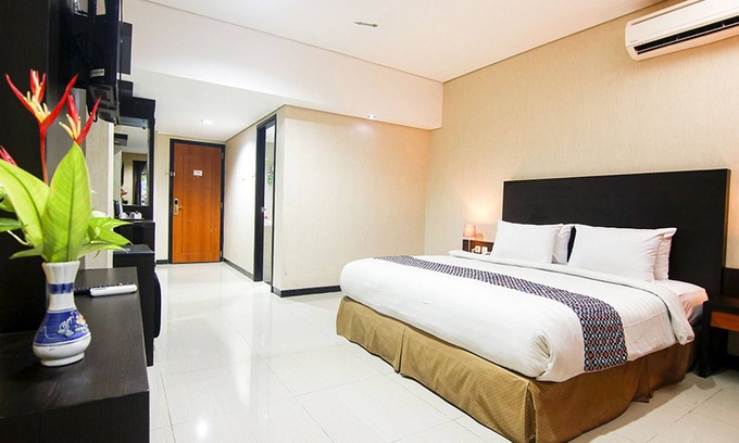 Pekalongan Hotel | Parkside Mandarin Hotel Pekalongan