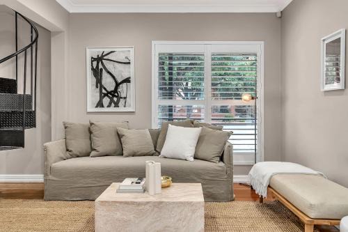 North Adelaide House | 'Parkstone' Modern Elegance near CBD & Zoo