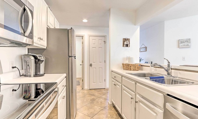 Osage Beach Condo | Parkview Bay Condo: Resort Pools & Lake View!