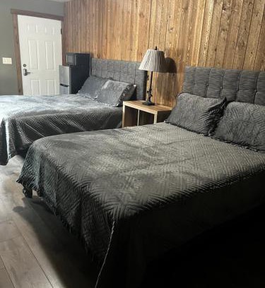 Gardiner House | ParkWay Yellowstone Guest House Room #1