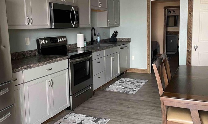 Gardiner House | ParkWay Yellowstone Guest House #7