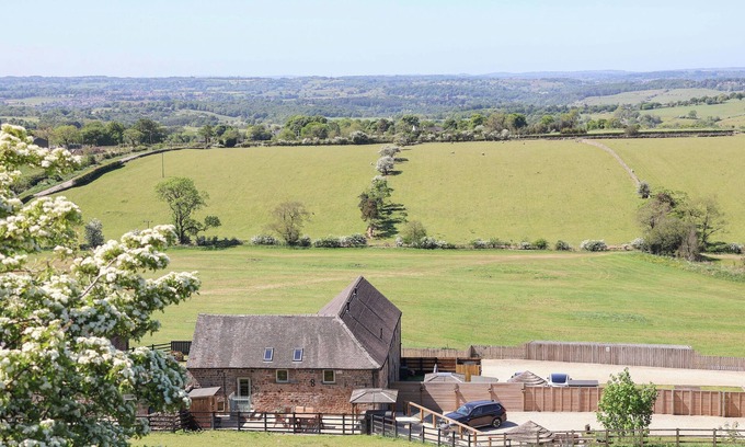 Leek Cottage | PARLOUR BARN, pet friendly, luxury holiday cottage in Leek