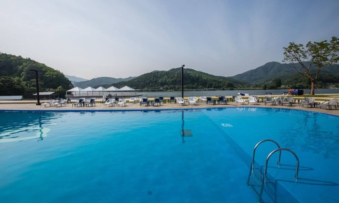 Seorak Hotel | Parotia Water House