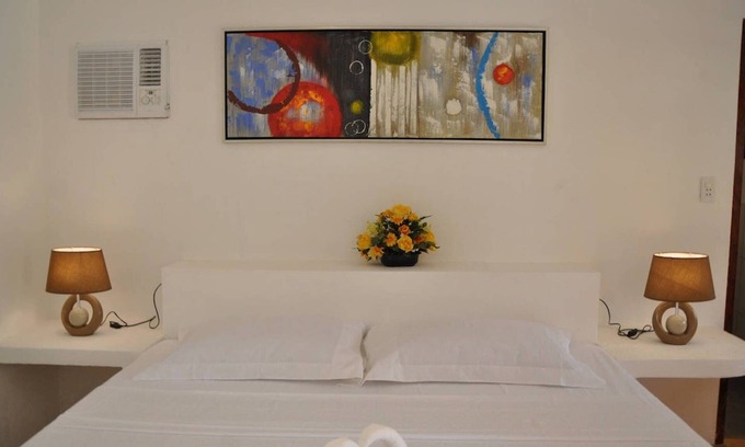 Basdiot Cottage | Parrot Resort Deluxe Room 2 - Moalboal