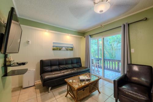 South Padre Island Apartment | Parrots Paradise 110