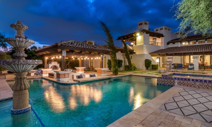 Mirada Los Arcos House | Parsons Villas 11BR Paradise Valley Resort | Sleeps 30 | Heated Pool, Swim-Up Bar, Casita!