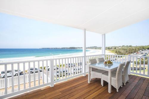 Mollymook Beach Apartment | Pas Beach House Apartment 2