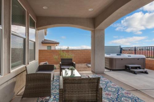 Sienna Hills House | Paseos 1121 Sleeps 15, Private Hot Tub, Near Sand Hollow, and Quail Lake