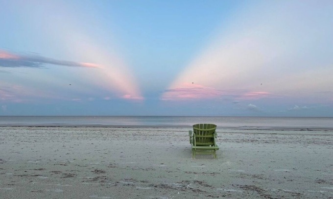 Pass-a-Grille Condo | Pass A Grille Beach. Second house from secluded beach. One story, pool.