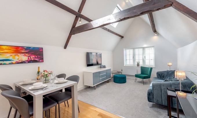 Shrewsbury Apartment | Pass the Keys | 40C 2 bed Celosia Beautiful Town Centre Apartment