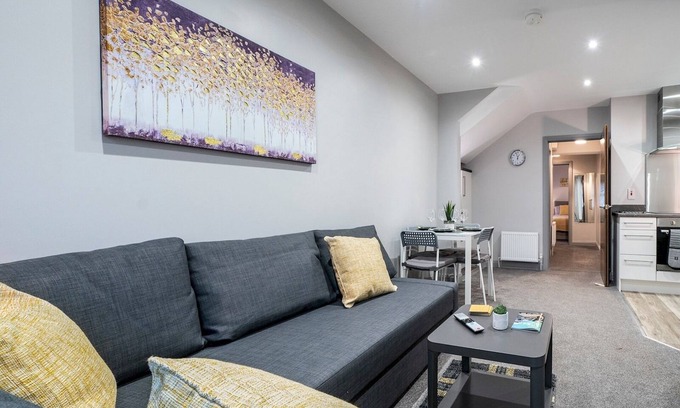 Belfast Apartment | Pass the Keys | Lovely 1BR Apt in No. 1 Location w/Top Amenities