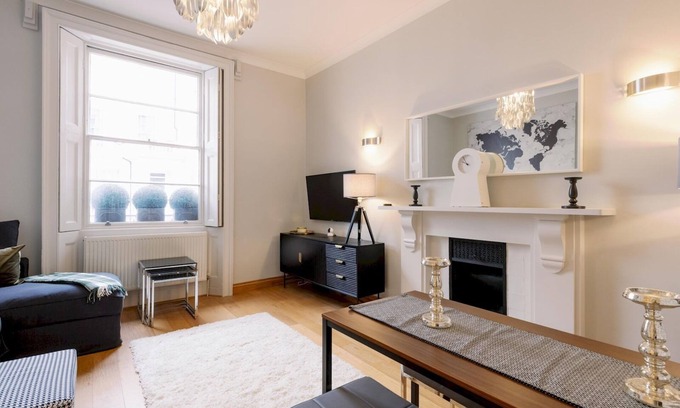 Pimlico Apartment | Pass the Keys | Lovely 2-bedroom flat in Pimlico w/outdoor patio