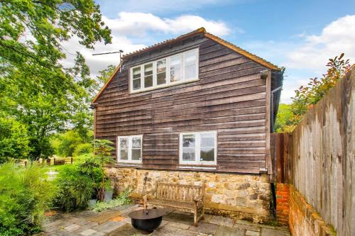 Cowden House | Pass the Keys Lovely Countryside Barn Conversion Cottage