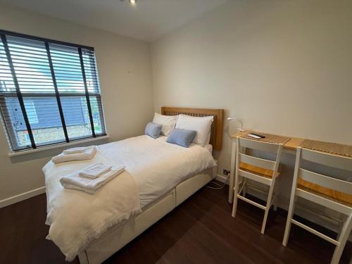 St. Margarets and North Twickenham Apartment | Pass the Keys Modern Elegant Studio 20 Minutes to Central London
