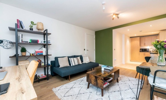 Wandsworth Apartment | Pass the Keys | Modern Home Near Central London