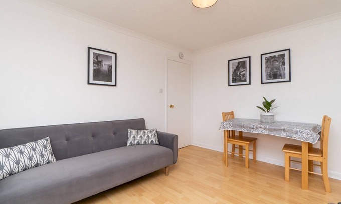 Bath Apartment | Pass the Keys | One bed flat with stunning views and free parking
