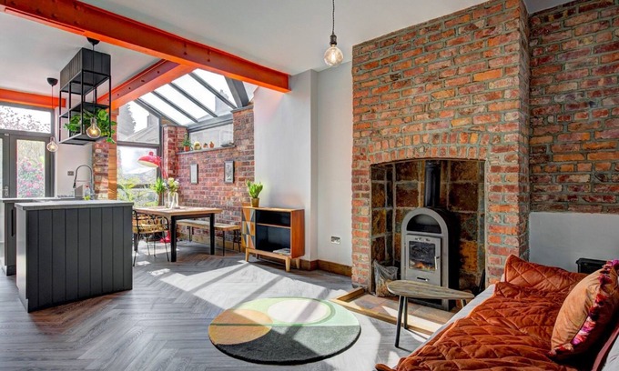 Offerton House | Pass the Keys | Stunning Home *sleeps 6*