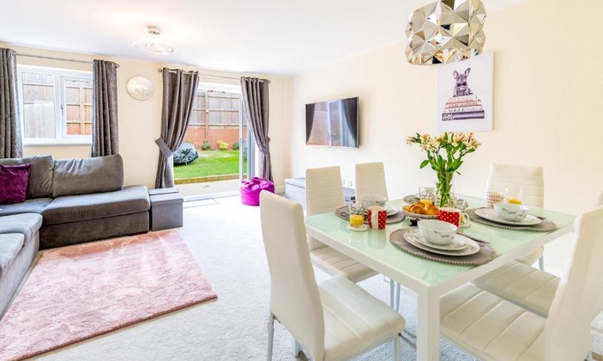 Shrewsbury House | Pass the Keys Stylish modern two bedroom home in Shrewsbury